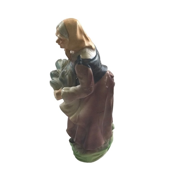 Porcelain Old Lady Holding Basket of Fish Figurine - Picture 3 of 4